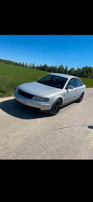 Gebraucht VW Passat Comfortline 101 PS (74 kW) 1997 Silber Limousine