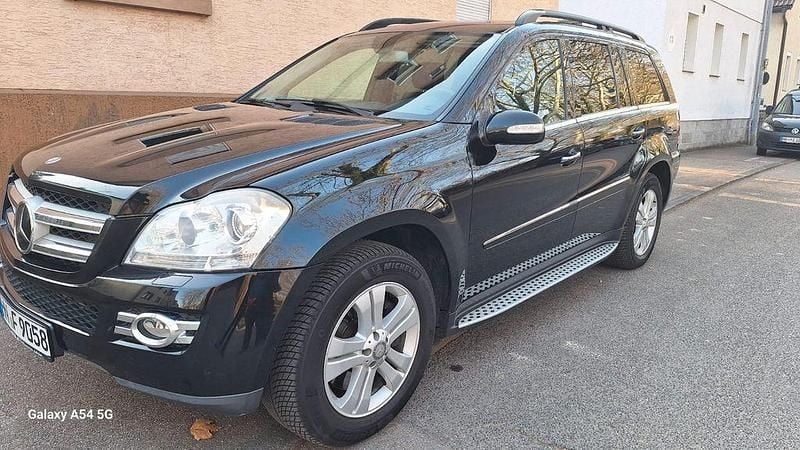 Schwarz Gebraucht 2009 Mercedes GL420 SUV | 7.900 € (Guter Preis) - Bild 1/4