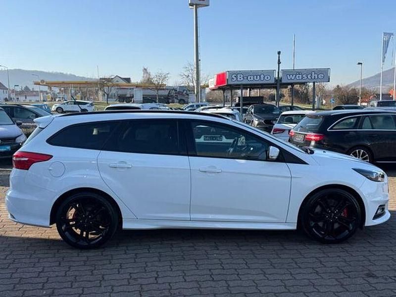 Gebraucht Ford Focus ST 250 PS (183 kW) 2018 Weiß Kombi