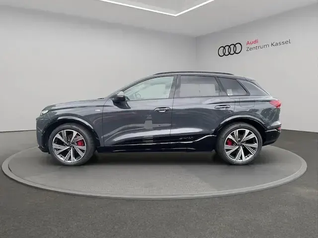Gebraucht Audi Q6 e-tron Performance 225 kW (306 PS) 2025 Magnetgrau SUV