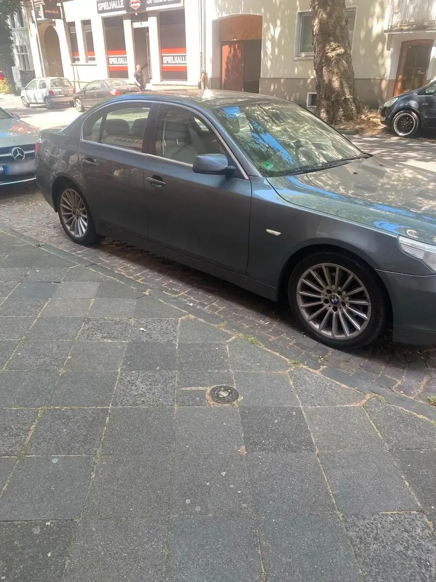 Gebraucht BMW 525 163 PS (119 kW) 2004 Grau Limousine