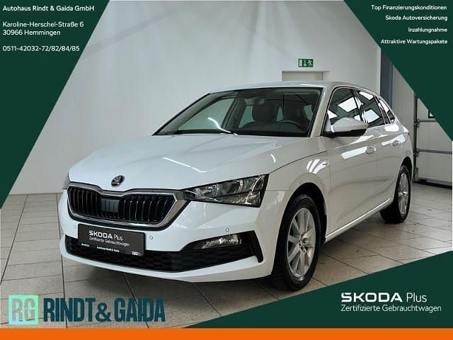 Weiss Gebraucht 2021 Skoda Scala Ambition Kleinwagen | 16.990 € (Etwas zu teuer) - Bild 1/4