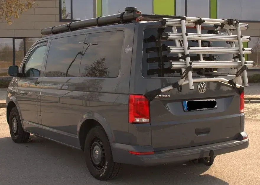 Gebraucht VW Multivan 150 PS (110 kW) 2021 Grau Van / Kleinbus