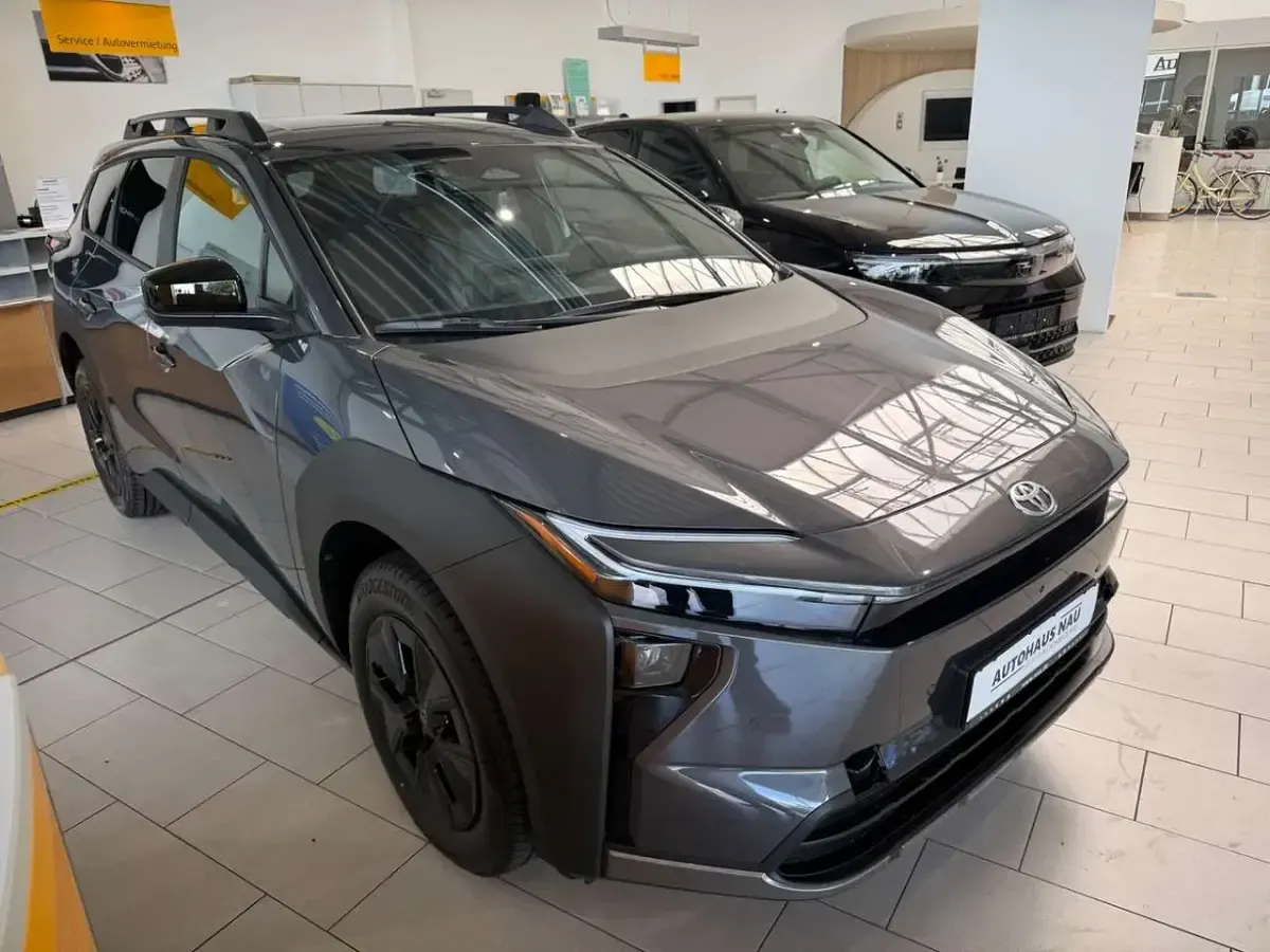 Neu Toyota bZ4X 164 kW (224 PS) 2026 Magnetite gray metallic SUV