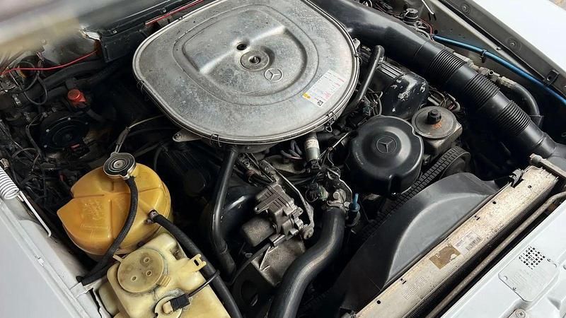 Gebraucht Mercedes 560 234 PS (172 kW) 1987 Weiß Cabrio