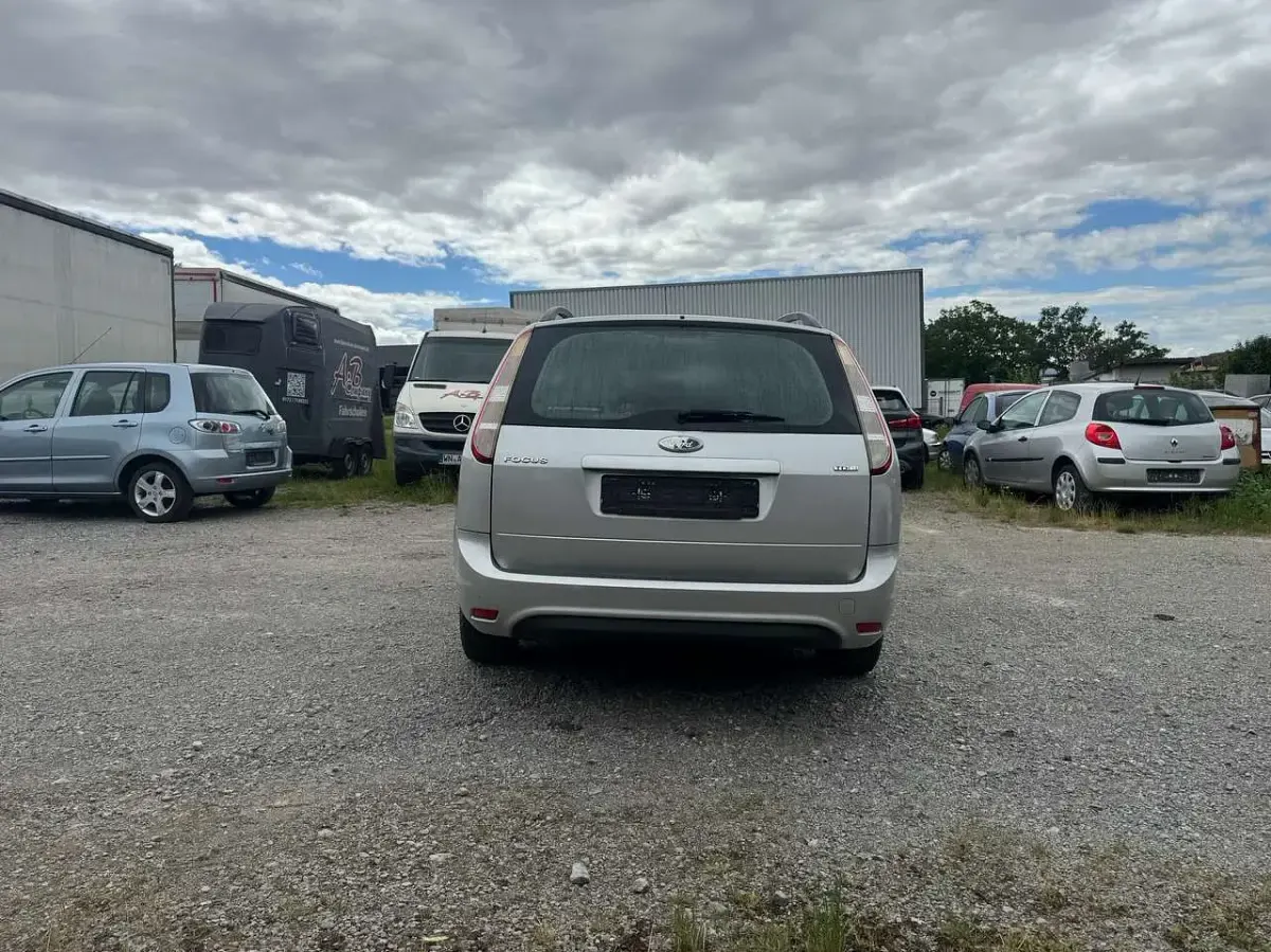 Gebraucht Ford Focus Style 109 PS (80 kW) 2008 Polarsilber metallic Kombi