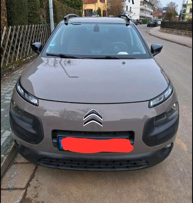 Gebraucht Citroën C4 Shine 100 PS (73 kW) 2016 Braun SUV