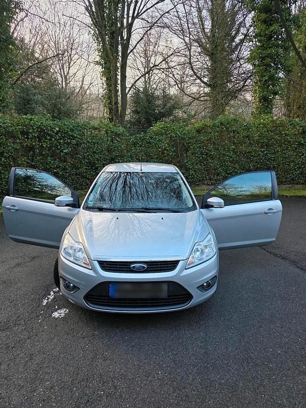 Gebraucht Ford Focus 80 PS (58 kW) 2010 Silber Kleinwagen