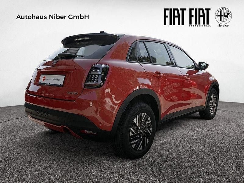 Gebraucht Fiat 600 101 PS (74 kW) 2025 Rot SUV