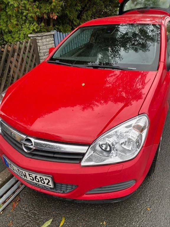 Rot Gebraucht 2008 Opel Astra GTC Innovation Limousine | 2.190 € (Guter Preis) - Bild 1/4