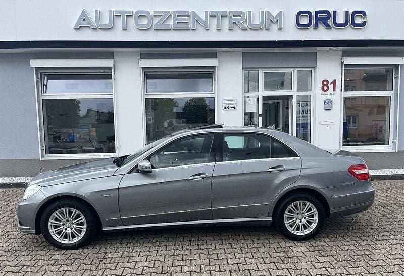 Silber Gebraucht 2011 Mercedes E250 Elegance Limousine | 9.980 € (Fairer Preis) - Bild 1/4