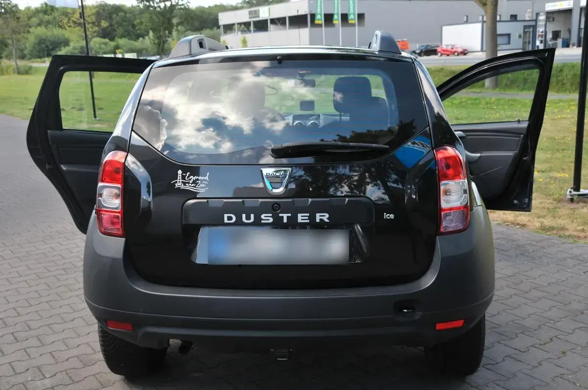 Gebraucht Dacia Duster Ice 90 PS (66 kW) 2014 Schwarz SUV