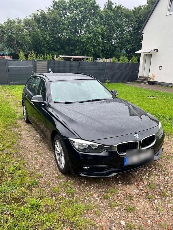 Schwarz Gebraucht 2017 BMW 320 Kombi | 14.199 € (Fairer Preis) - Bild 1/4