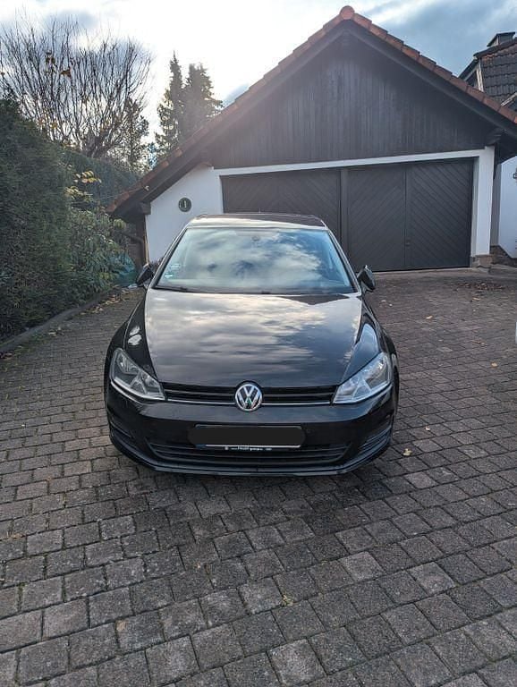 Schwarz Gebraucht 2015 VW Golf VII Cup Limousine | 10.500 € (Guter Preis) - Bild 1/4