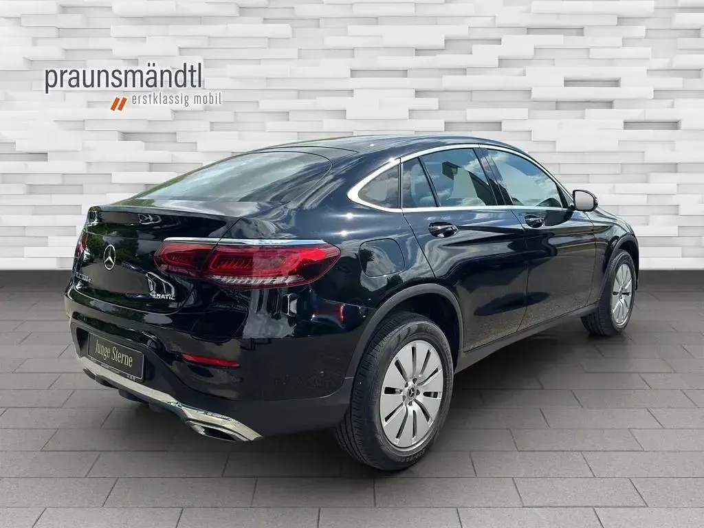 Gebraucht Mercedes GLC300e 320 PS (235 kW) 2021 Schwarz SUV
