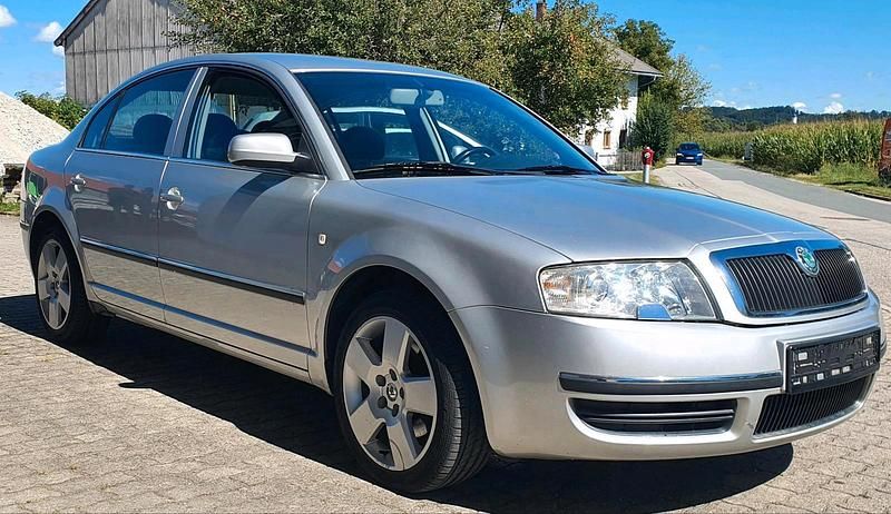 Silber Gebraucht 2005 Skoda Superb Limousine | 3.100 € (Fairer Preis) - Bild 1/4