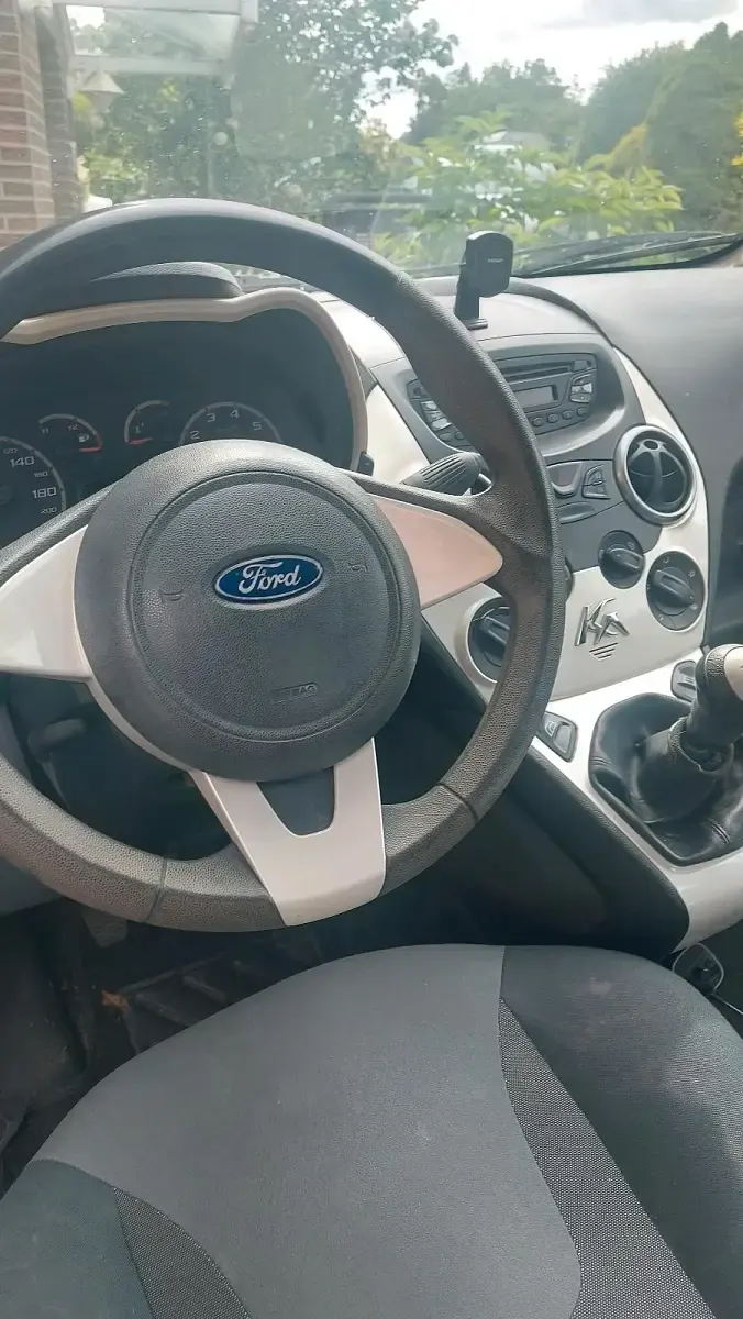 Gebraucht Ford Ka Titanium 68 PS (50 kW) 2009 Beige Kleinwagen
