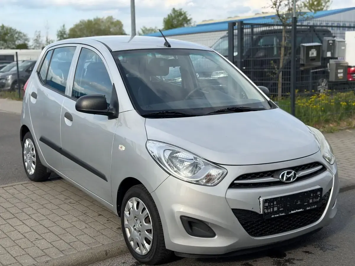 Brugt Hyundai i10 Edition 69 HK (50 kW) 2012 Sølv Hatchback