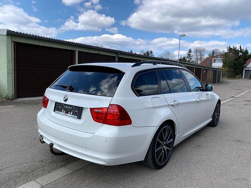 Gebraucht BMW 318 Sport Line 143 PS (105 kW) 2009 Weiß Kombi