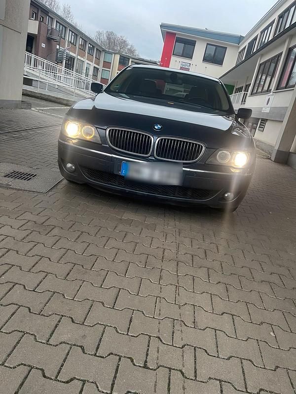 Blau Gebraucht 2006 BMW 730 Limousine | 7.400 € - Bild 1/4