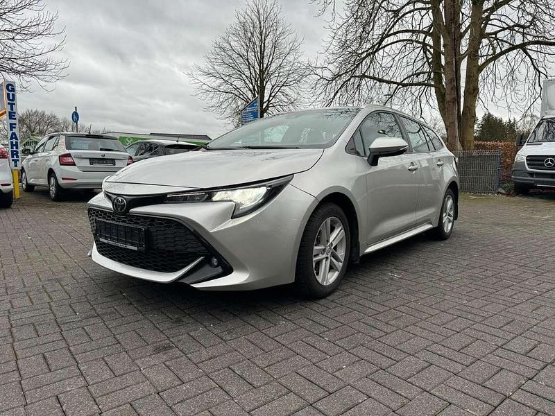 Silber Gebraucht 2019 Toyota Corolla Team Kombi | 17.500 € (Fairer Preis) - Bild 1/4