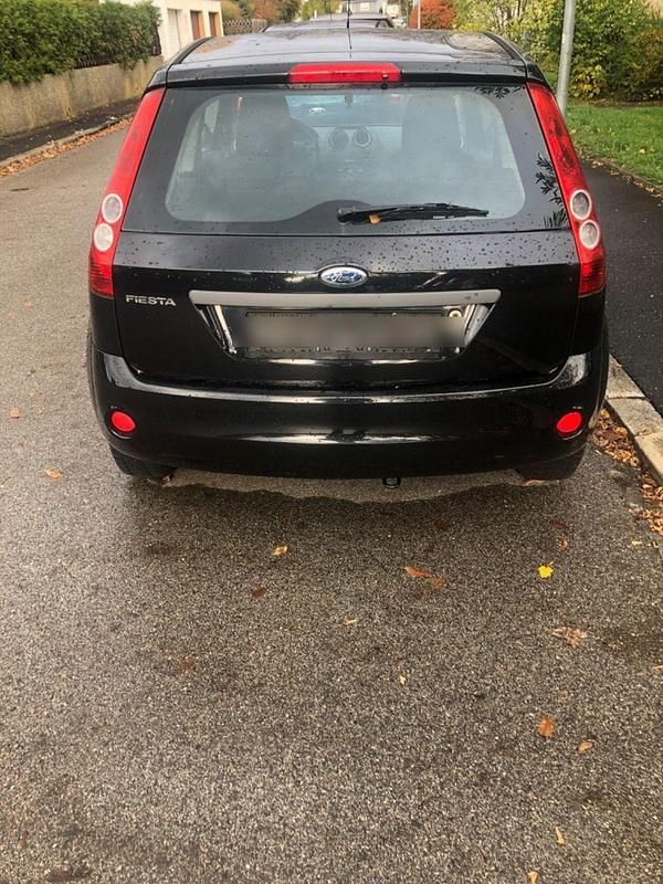 Gebraucht Ford Fiesta Ambiente 69 PS (50 kW) 2006 Schwarz Kleinwagen