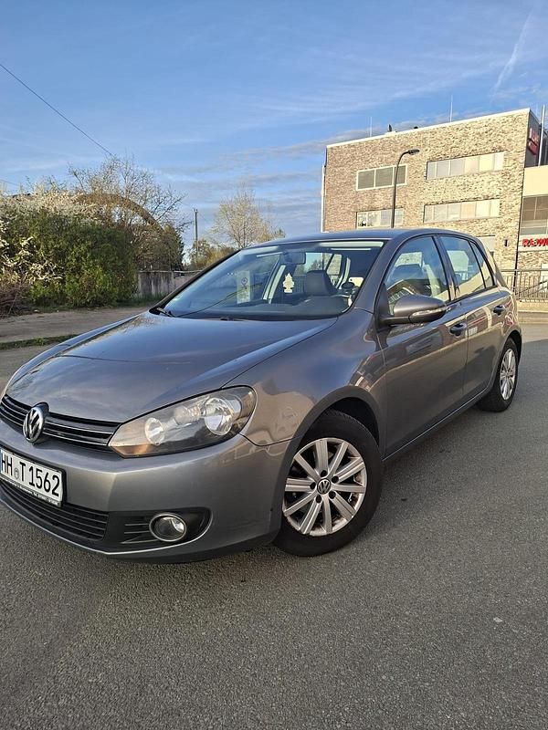 Gebraucht VW Golf VI 105 PS (77 kW) 2011 Grau Kleinwagen