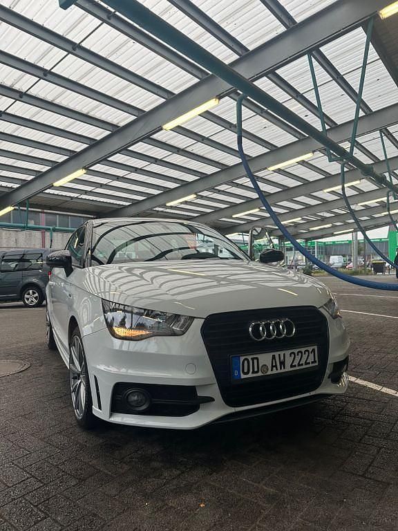 Weiß Gebraucht 2015 Audi A1 S-Line Kleinwagen | 10.500 € (Fairer Preis) - Bild 1/4