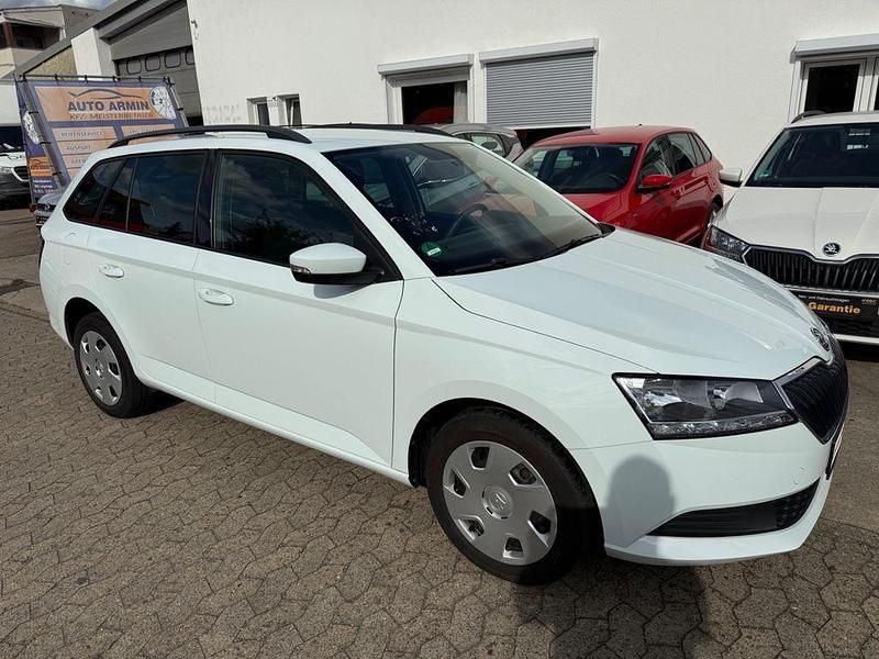 Weiß Gebraucht 2019 Skoda Fabia Ambition Kombi | 5.990 € (Guter Preis) - Bild 1/4