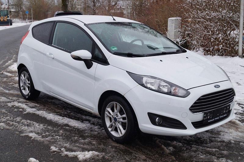 Gebraucht Ford Fiesta SYNC Edition 80 PS (58 kW) 2015 Weiß Kleinwagen