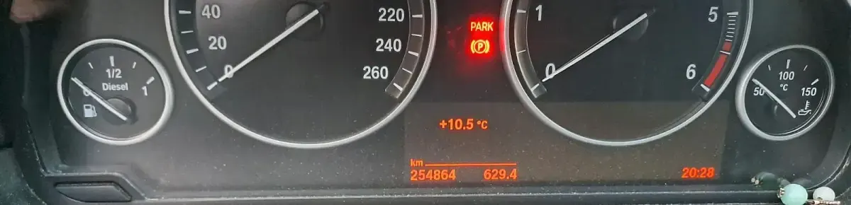 Gebraucht BMW 520 190 PS (139 kW) 2015 Grau Kombi