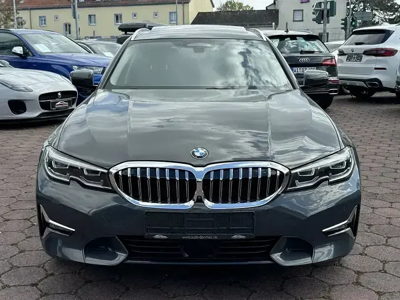 Gebraucht BMW 320 Luxury Line 190 PS (139 kW) 2019 Dravitgrau metallic Kombi