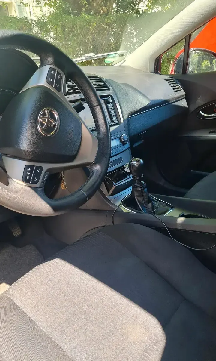 Gebraucht Toyota Avensis 150 PS (110 kW) 2010 Schwarz Limousine