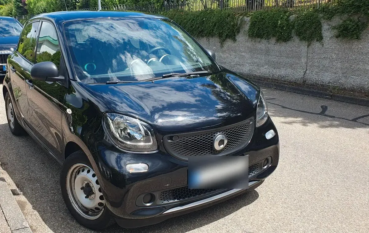 Gebraucht Smart ForFour 71 PS (52 kW) 2019 Schwarz Kleinwagen
