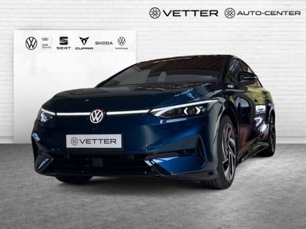 Schwarz (blau (aquamarinblau metallic / schwarz)) Neu 2025 VW ID.7 Pro Kleinwagen | 64.038 € (Fairer Preis) - Bild 1/4