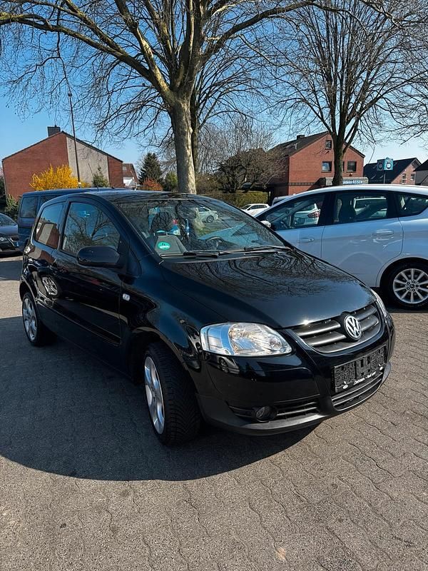 Gebraucht VW Fox 59 PS (43 kW) 2011 Schwarz Kleinwagen