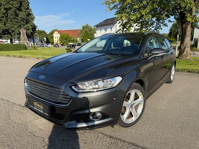 Grau Gebraucht 2015 Ford Mondeo Titanium Limousine | 8.990 € (Fairer Preis) - Bild 1/4