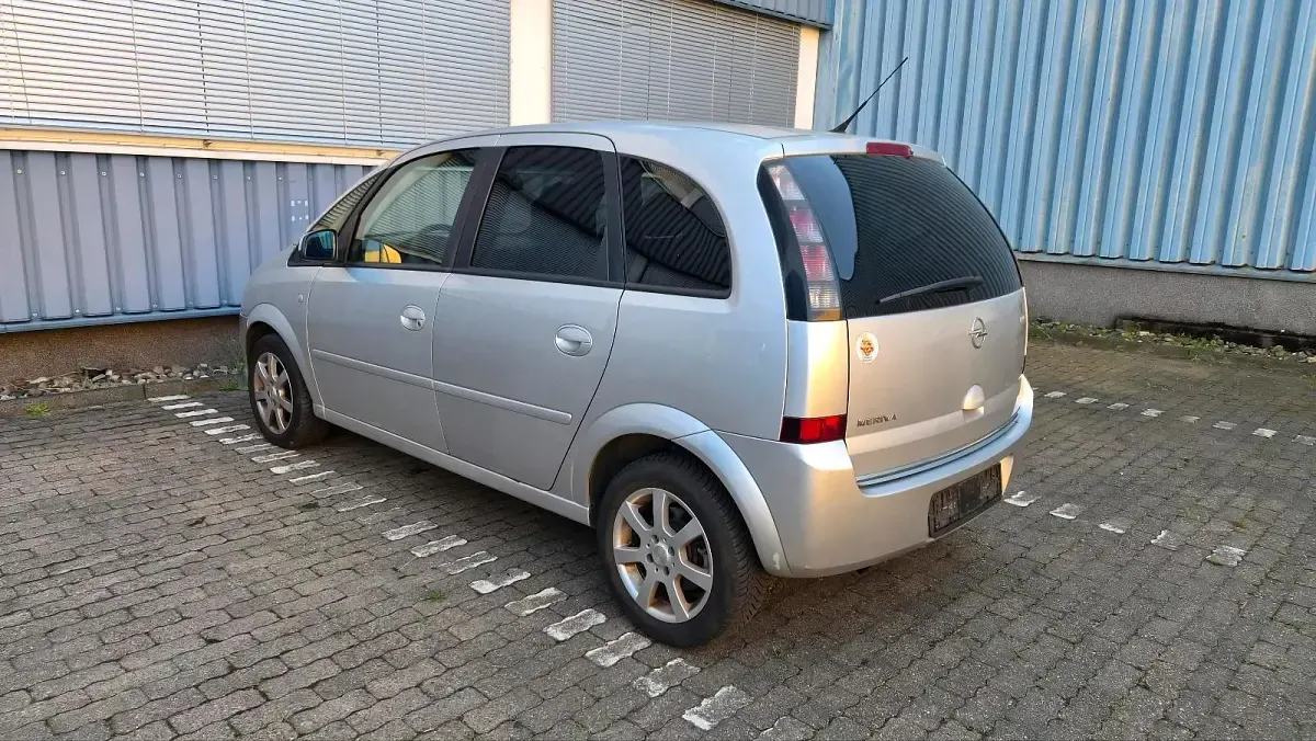 Gebraucht Opel Meriva 105 PS (77 kW) 2007 Silber Van / Kleinbus