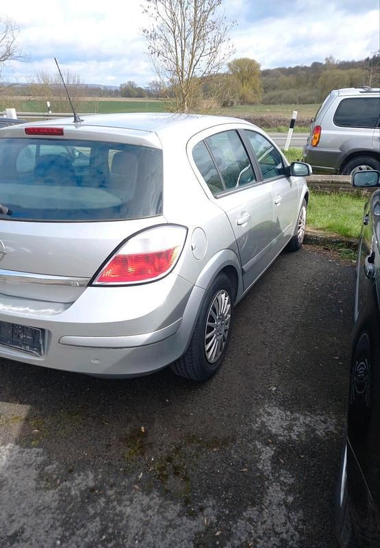 Gebraucht Opel Astra 125 PS (91 kW) 2004 Silber Limousine
