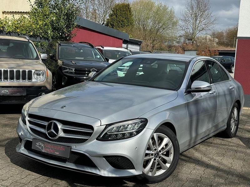 Gebraucht Mercedes C180 156 PS (114 kW) 2018 Silber Limousine