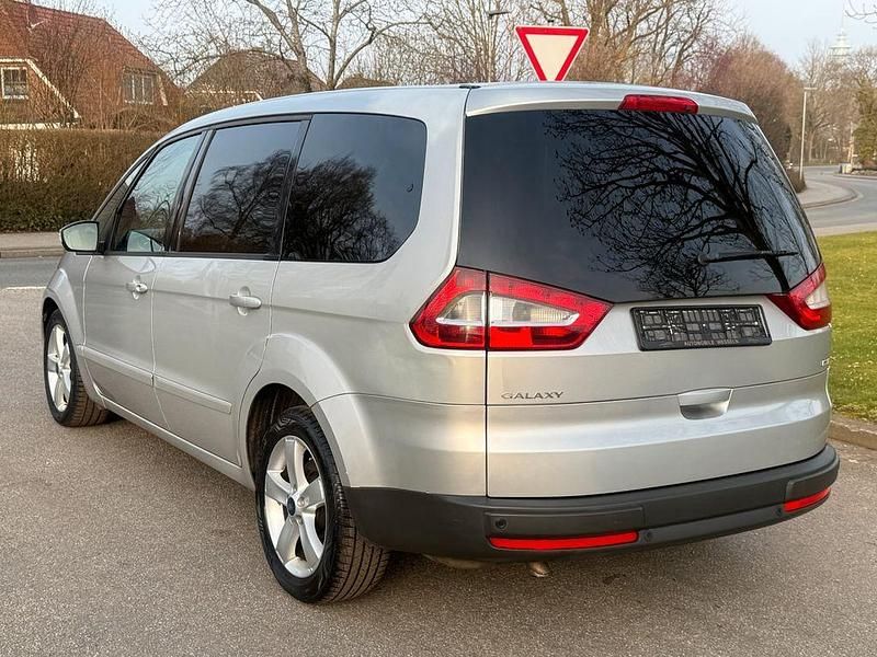 Gebraucht Ford Galaxy Trend 140 PS (102 kW) 2007 Silber Van / Kleinbus