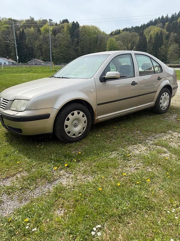 Usata VW Bora 103 CV (75 kW) 2004 Berlina