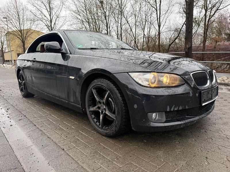 Gebraucht BMW 330 Cabriolet 272 PS (200 kW) 2009 Schwarz Cabrio