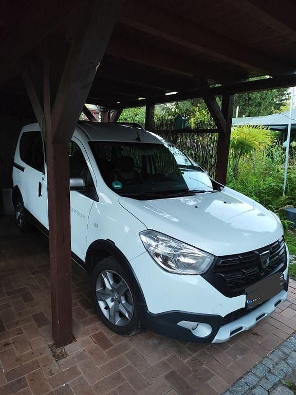 Weiß Gebraucht 2019 Dacia Dokker Stepway Van | 9.900 € (Guter Preis) - Bild 1/4