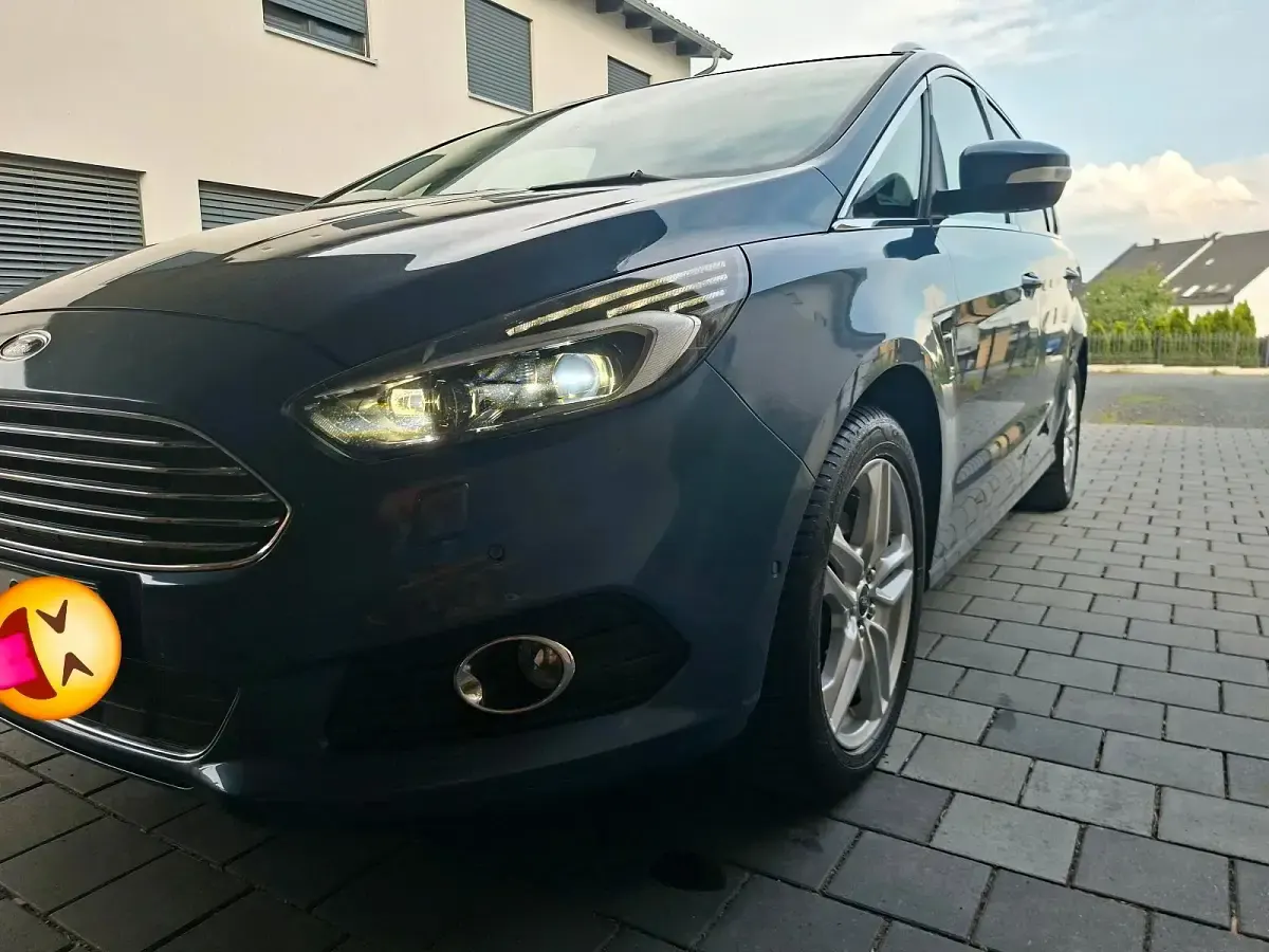 Gebraucht Ford S-MAX Titanium 190 PS (139 kW) 2019 Blau Van / Kleinbus