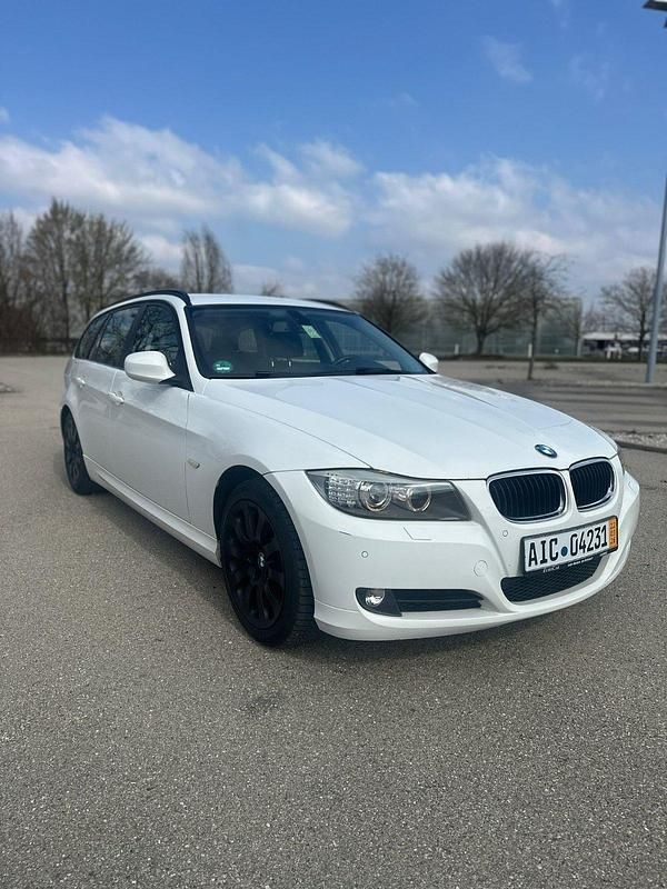 Gebraucht BMW 316 116 PS (85 kW) 2011 Weiß Kombi