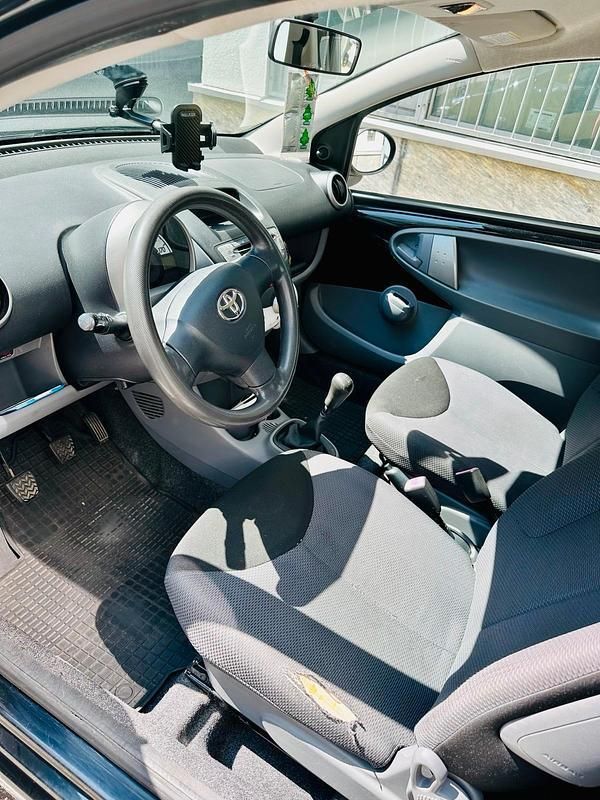 Schwarz Gebraucht 2008 Toyota Aygo Kleinwagen | 2.700 € (Etwas zu teuer) - Bild 1/4