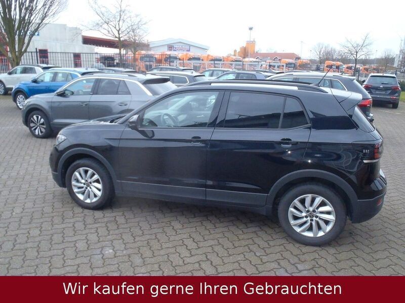 Deep black perleffekt (metallic) Gebraucht 2023 VW T-Cross Life SUV | 21.679 € (Fairer Preis) - Bild 1/4
