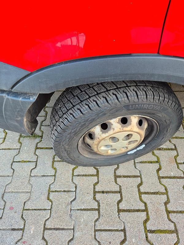 Gebraucht Iveco Daily 145 PS (106 kW) 2013 Rot Limousine