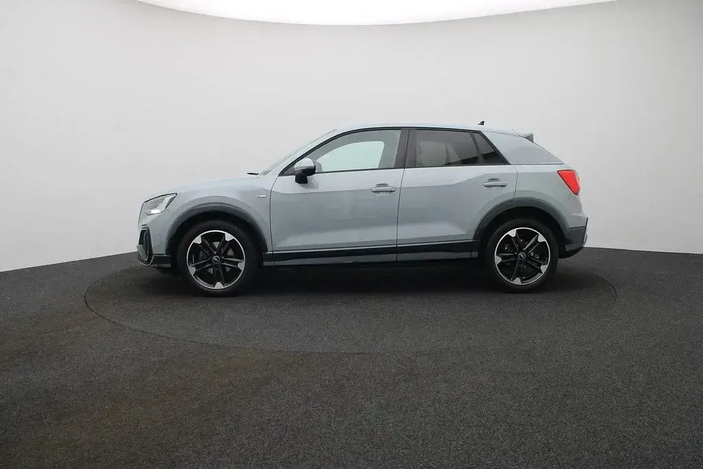 Gebraucht Audi Q2 S-Line 150 PS (110 kW) 2025 Pfeilgrau perleffekt SUV